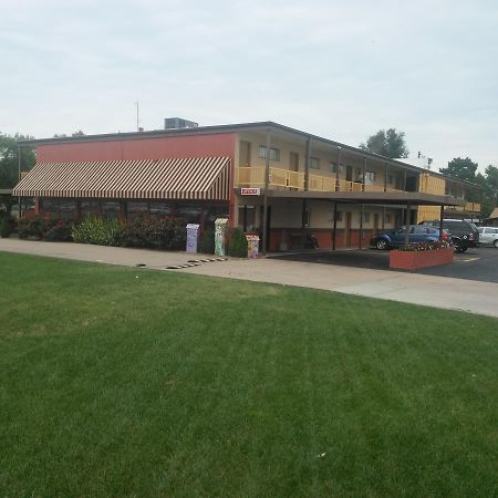 Travelers Budget Inn Great Bend Exteriér fotografie